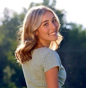 Meet your Posher, Julie